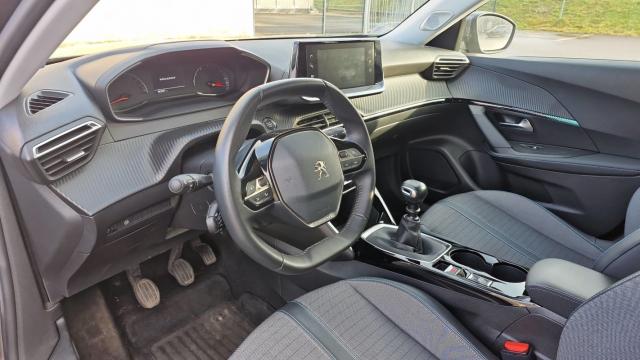 Peugeot 2008 image 2