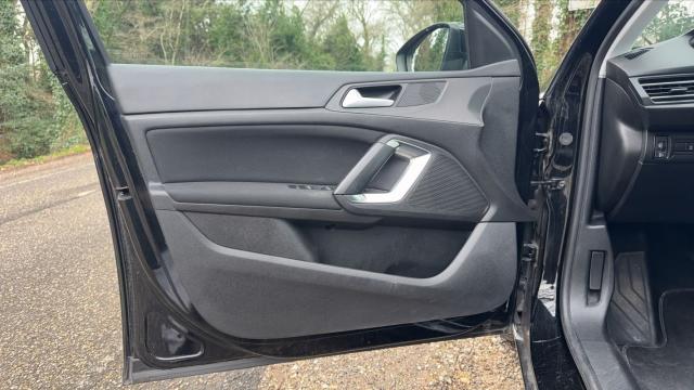 Peugeot 308 image 9