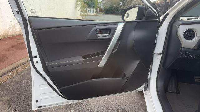 Toyota Auris image 3