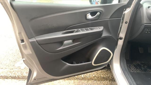 Renault Captur image 8