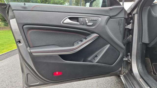 Mercedes Benz Cla image 3