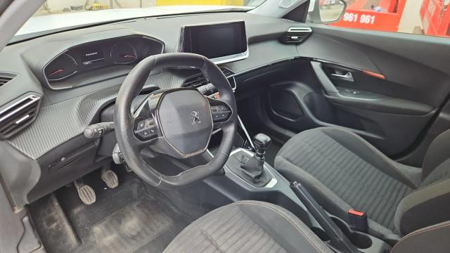 Peugeot 2008 image 4