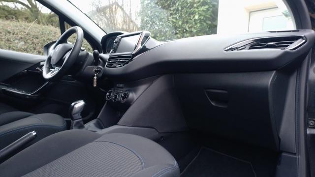 Peugeot 208 image 6