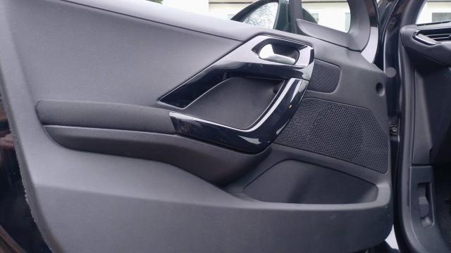 Peugeot 208 image 7