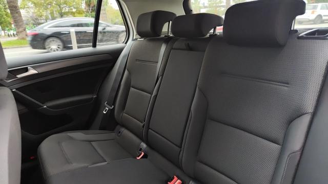 Volkswagen Golf image 8