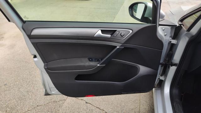 Volkswagen Golf image 1