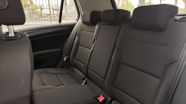 Volkswagen Golf image 6