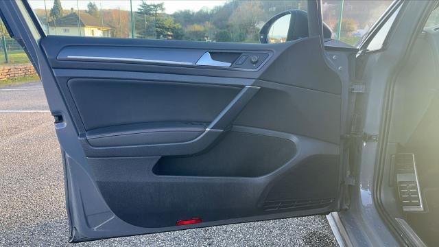 Volkswagen Golf image 6