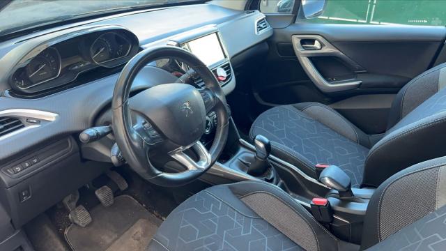 Peugeot 2008 image 8