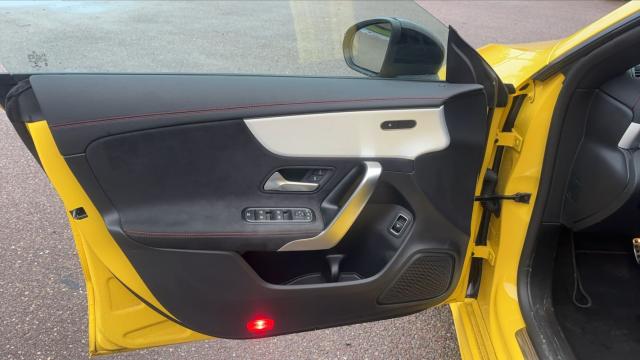 Mercedes Benz Cla image 3