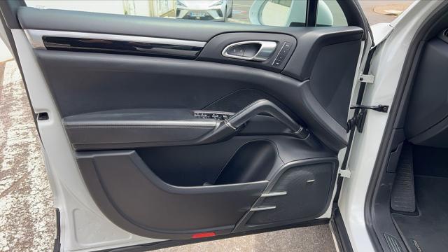 Porsche Cayenne image 3