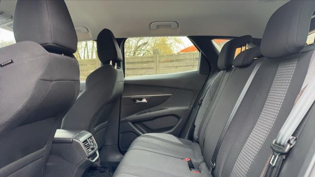 Peugeot 3008 image 2