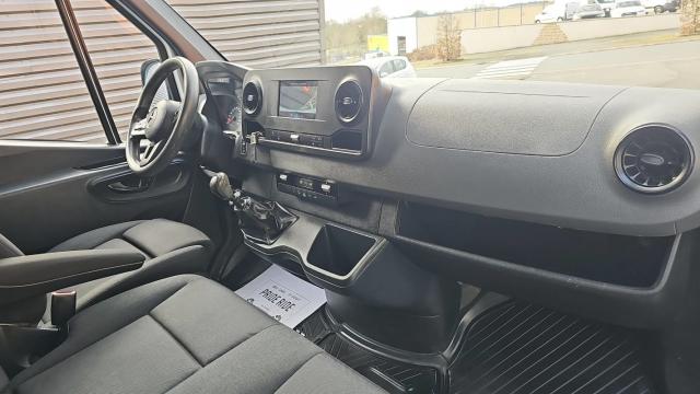 Mercedes Benz Sprinter image 9