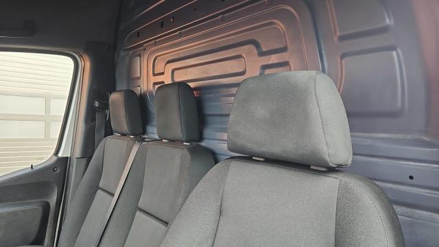 Mercedes Benz Sprinter image 6