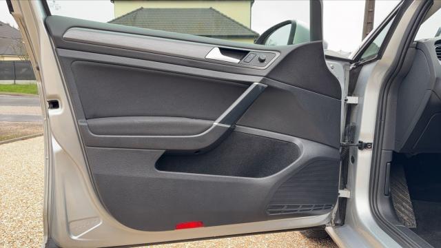 Volkswagen Golf image 6