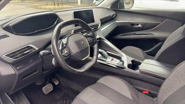 Peugeot 5008 image 1