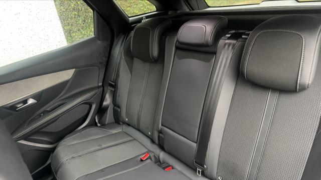 Peugeot 3008 image 3