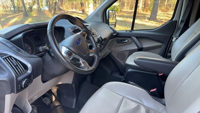 Ford Tourneo image 1