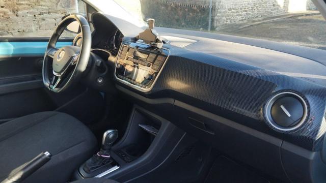 Volkswagen Up! image 3