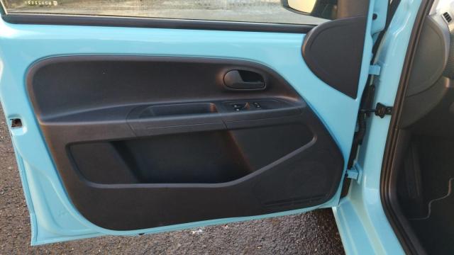Volkswagen Up! image 2