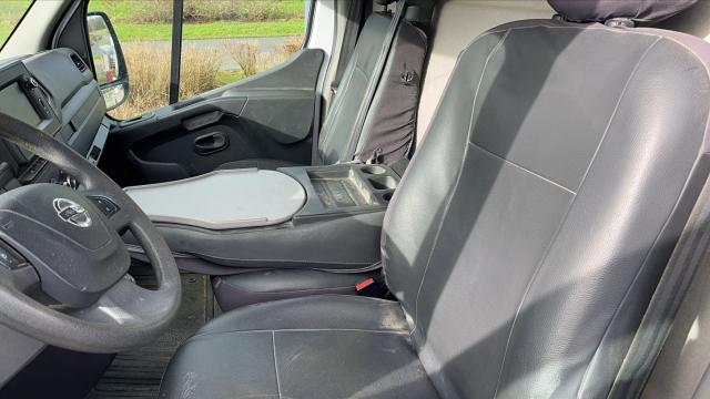 Nissan Interstar image 8