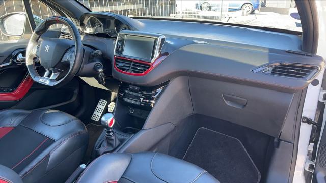 Peugeot 208 image 4