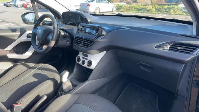 Peugeot 208 image 2
