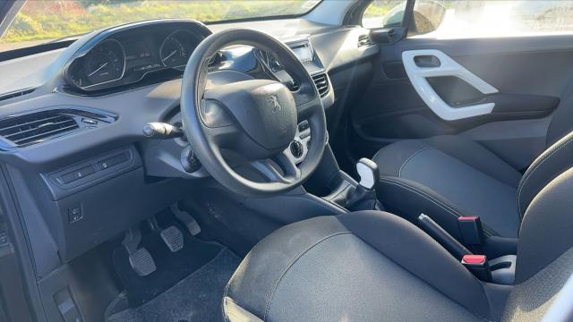 Peugeot 208 image 5
