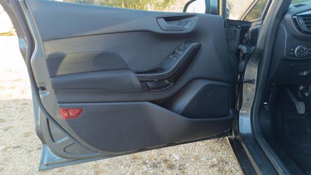 Ford Fiesta image 6