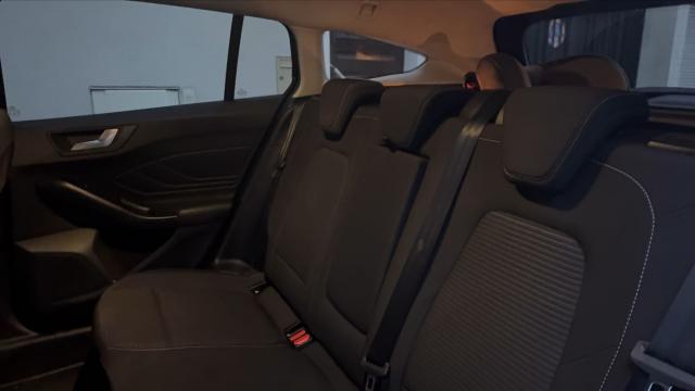 Ford Focus image 9