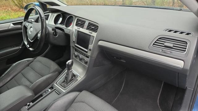 Volkswagen Golf Sw image 9