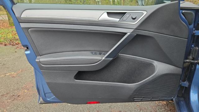 Volkswagen Golf Sw image 1