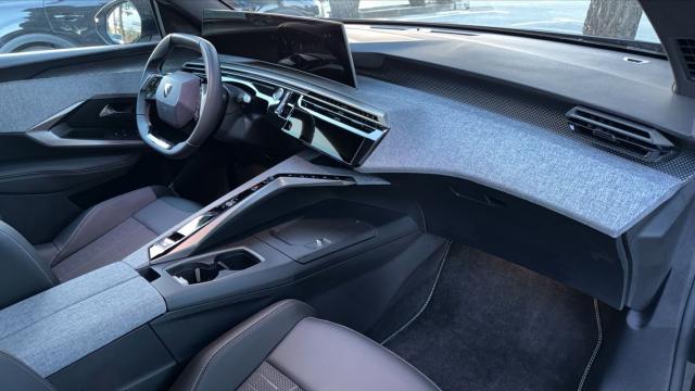 Peugeot 5008 image 2