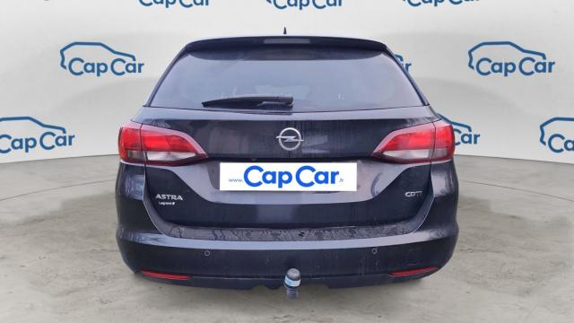 Opel Astra Sports Tourer image 3