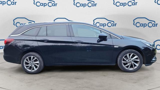 Opel Astra Sports Tourer image 1