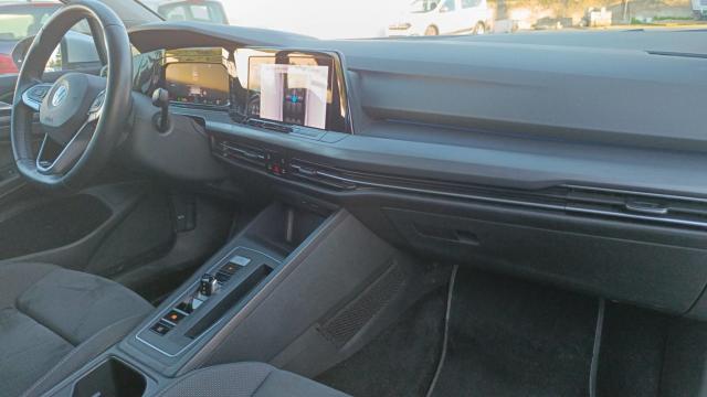 Volkswagen Golf image 8