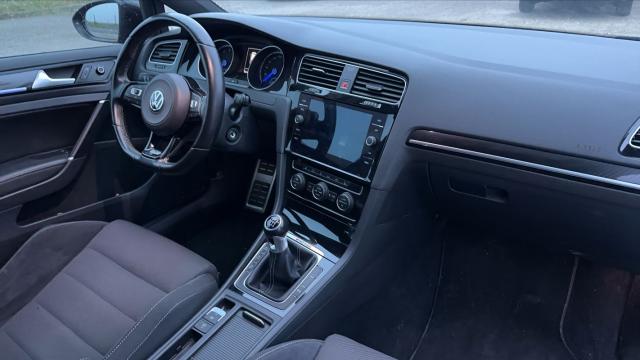 Volkswagen Golf image 9