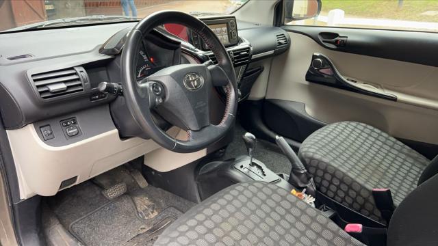 Toyota Iq image 1