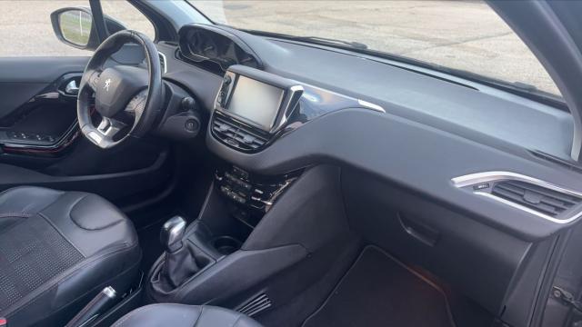 Peugeot 208 image 9