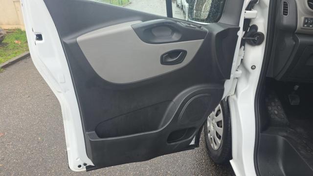 Renault Trafic image 8