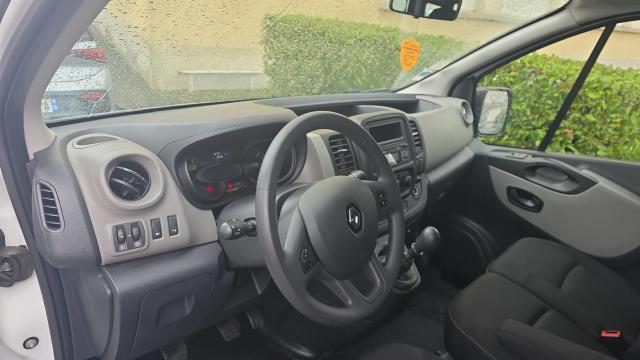 Renault Trafic image 1