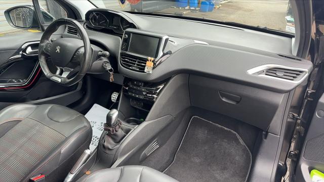 Peugeot 208 image 7