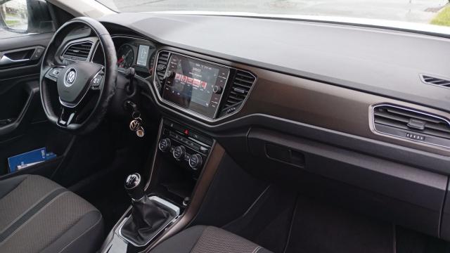 Volkswagen T-Roc image 8