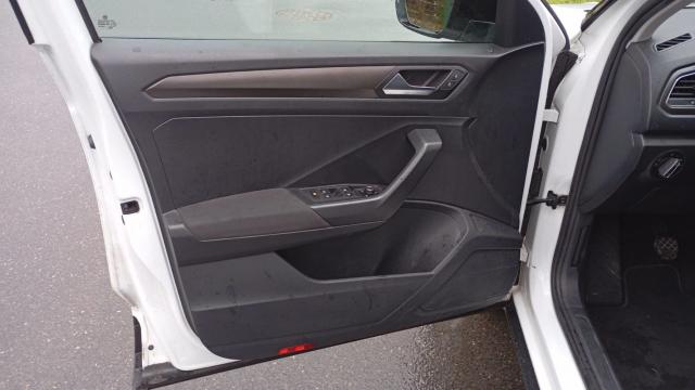 Volkswagen T-Roc image 6