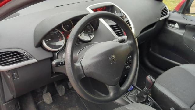 Peugeot 207 image 8