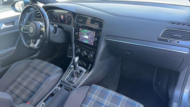 Volkswagen Golf image 9