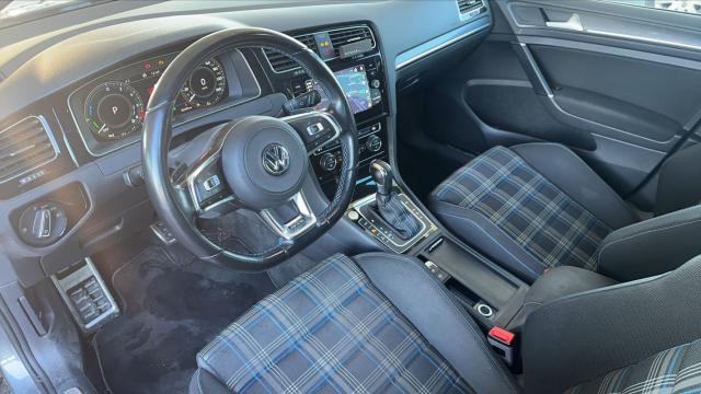 Volkswagen Golf image 2