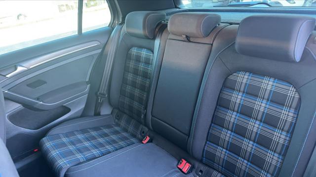 Volkswagen Golf image 8