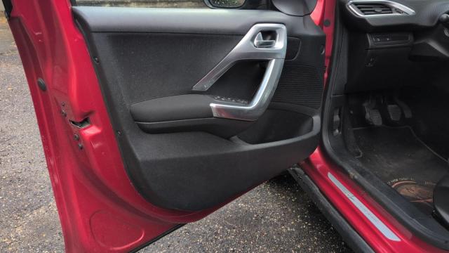 Peugeot 2008 image 7