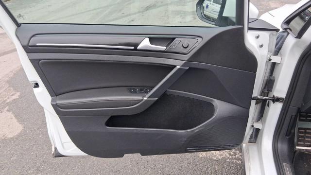 Volkswagen Golf image 4